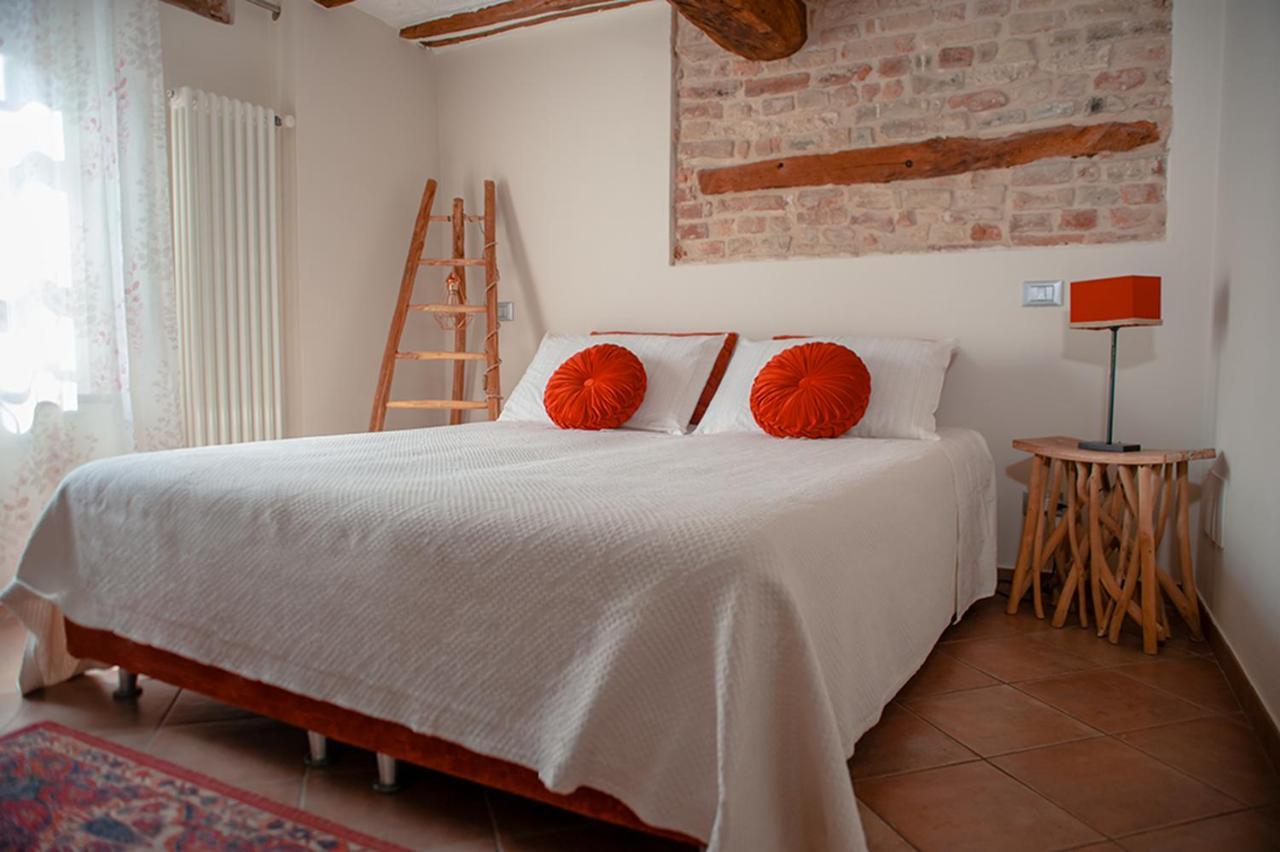 Il Giardino Sul Tetto B&B Guarene Eksteriør bilde