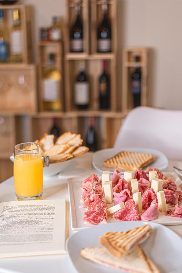Il Giardino Sul Tetto B&B Guarene Eksteriør bilde